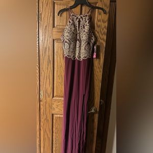 Juniors dress NWT size 11 (fits a women’s size 8)